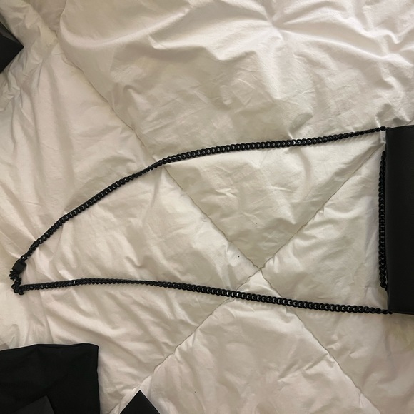 YSL KATE SMALL CHAIN BAG IN GRAIN DE POUDRE EMBOSSED LEATHER - Picture 5 of 10